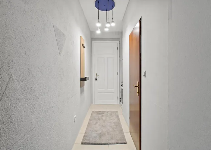 Apartment Perfect Location, 2 Min To Main Station, Long Term Vienna